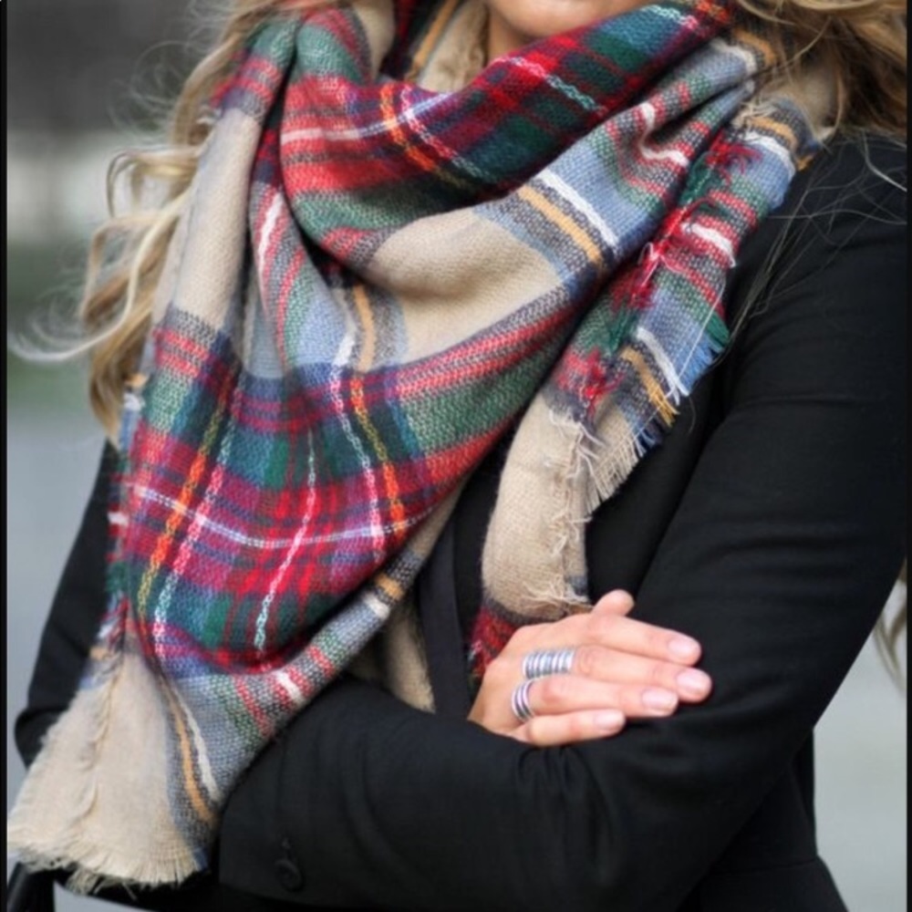 LAST ONE • Plaid Cashmere Oversized Blanket Scarf - Picture 4 of 5